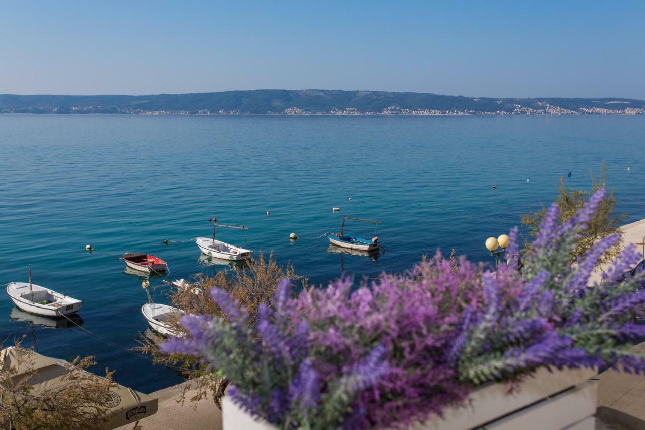 Seafront Apartment In Historical Cippico Castle Kaštela Extérieur photo