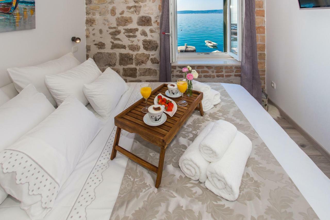 Seafront Apartment In Historical Cippico Castle Kaštela Extérieur photo